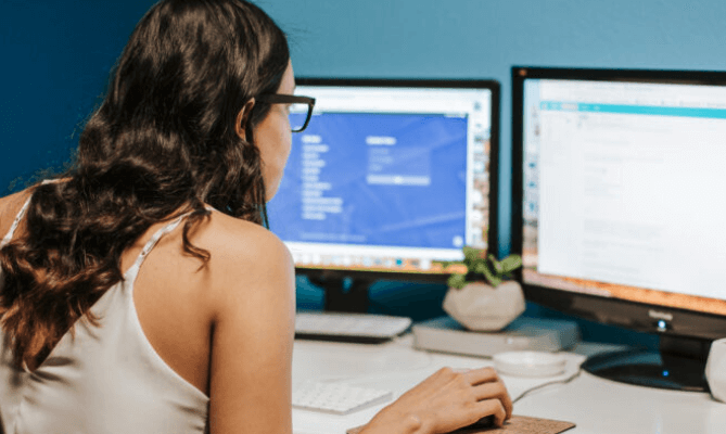Lemonade Stand employee using build then bless software